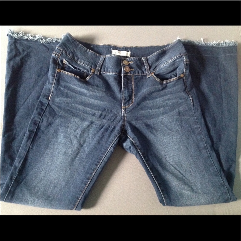 Women’s Two Button Bootcut Jeans Size 28